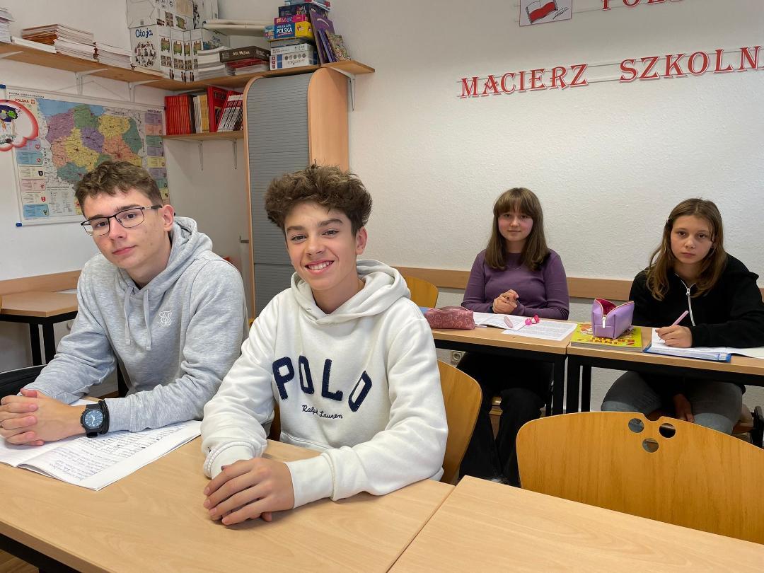 Nauka Wszystkimi Zmysłami: Kiedy Spacer Staje Się Lekcją 